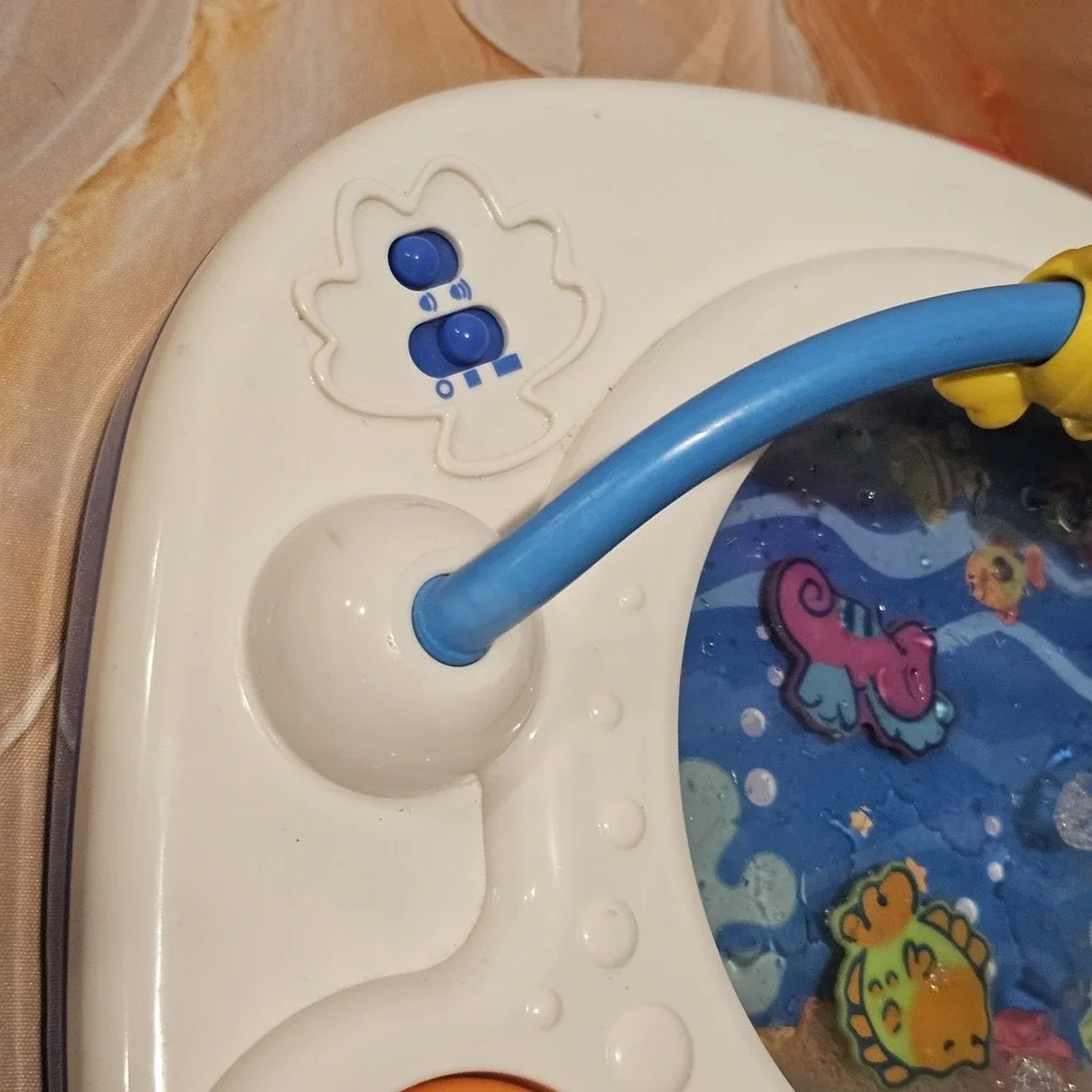 Vintage 2004 Fisher Price Ocean Wonders Aquarium Activity Toy Tested Works